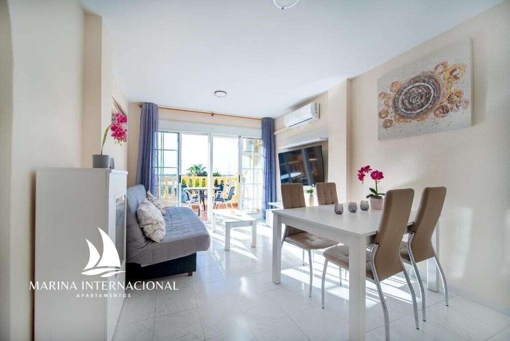 Фотографія Apartamentos Marina Internacional 3*