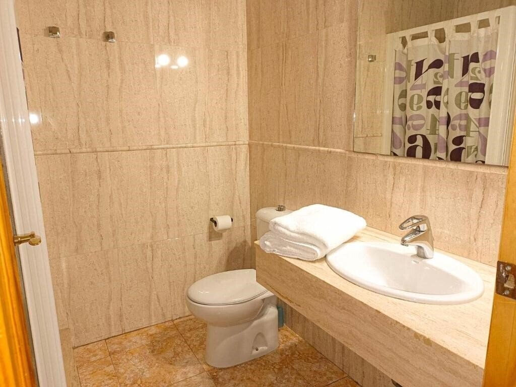 Зображення Hostal Gran Via Levante 1*