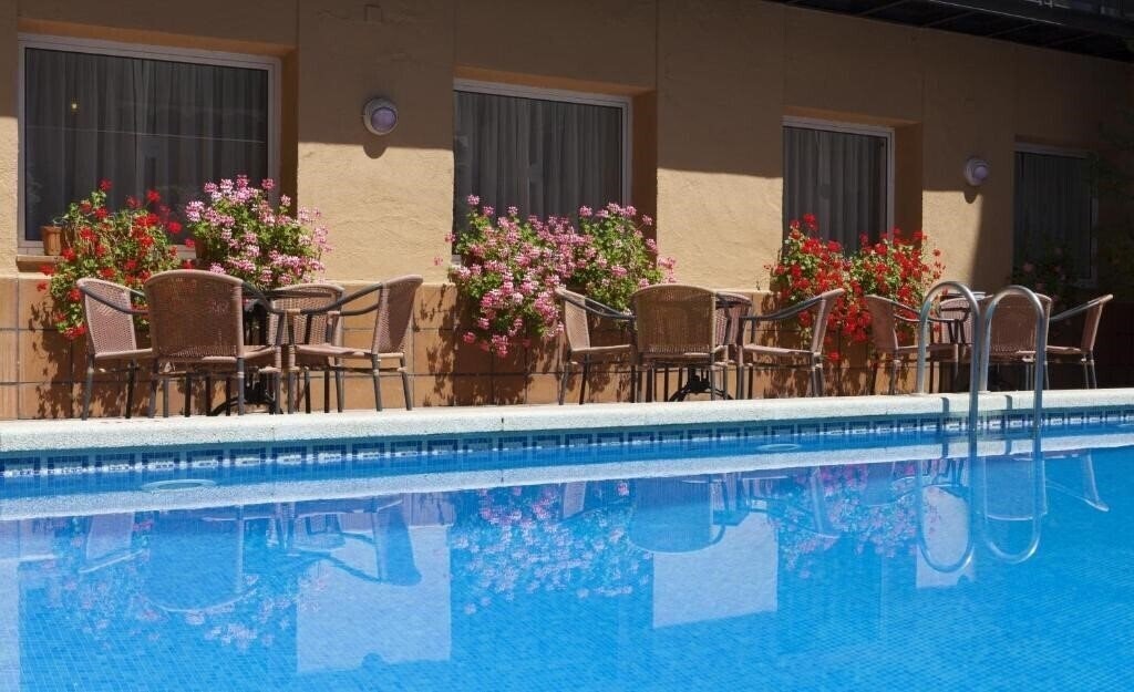 Отель Hotel Mar De Tossa 3*