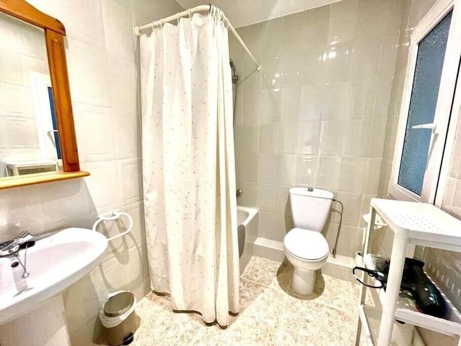Фотография Seahomes Vacations - Centric Apt Tossa de Mar 4*