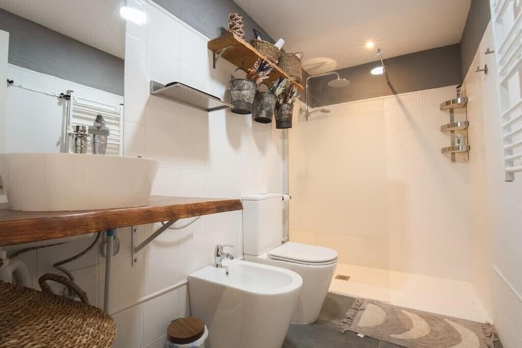 Фотографія Seahomes Vacations - Centric Apt 100m Beach & PKG 4*