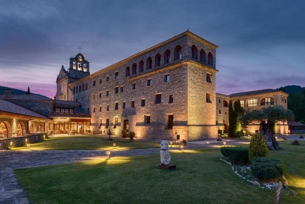 Отель Barcelo Monasterio De Boltana 5*