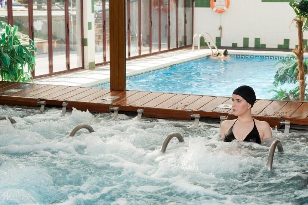 Готель Sommos Hotel Benasque SPA (ex. Gran Hotel Benasque) 3*