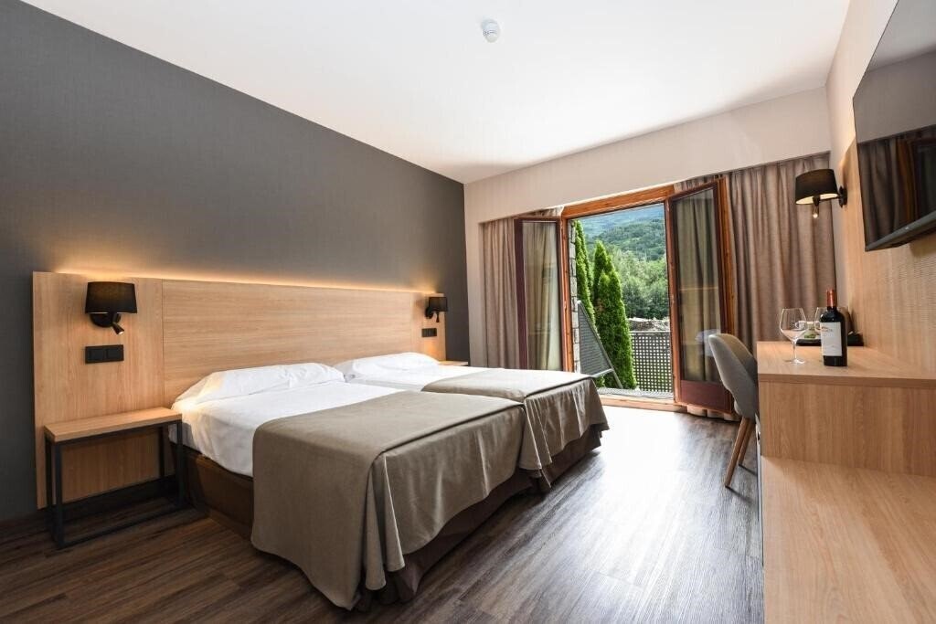 Фото Sommos Hotel Benasque SPA 3*
