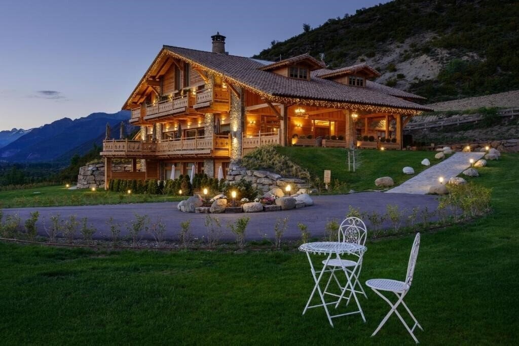 Отель Hotel Vinas De Larrede 4*