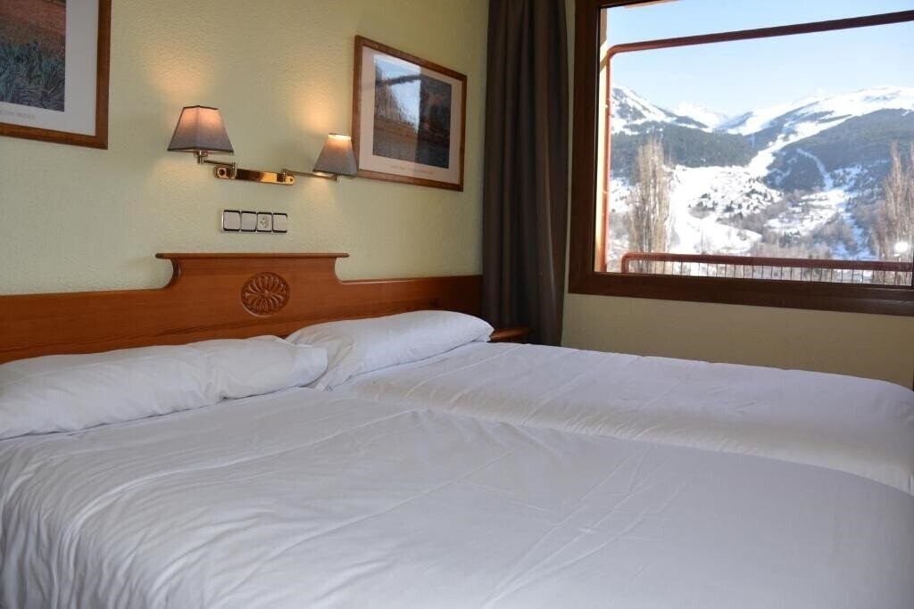 Готель Apartamentos Yoy Edelweiss 3*