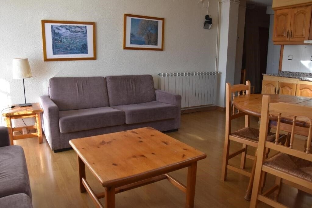 Фотографія Apartamentos Yoy Edelweiss 3*