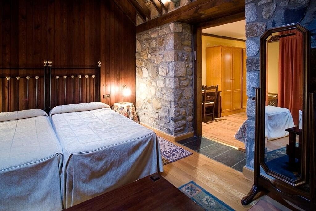 Готель Hospital de Benasque 3*