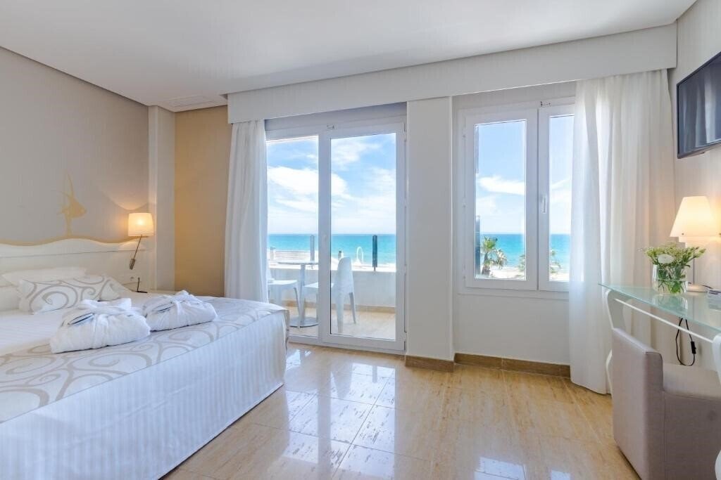 Отель Hotel Meridional 4*