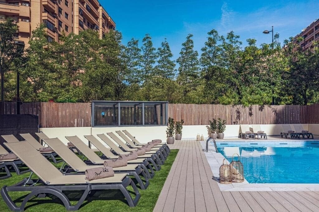 Готель Innside by Melia Valencia Oceanic 4*