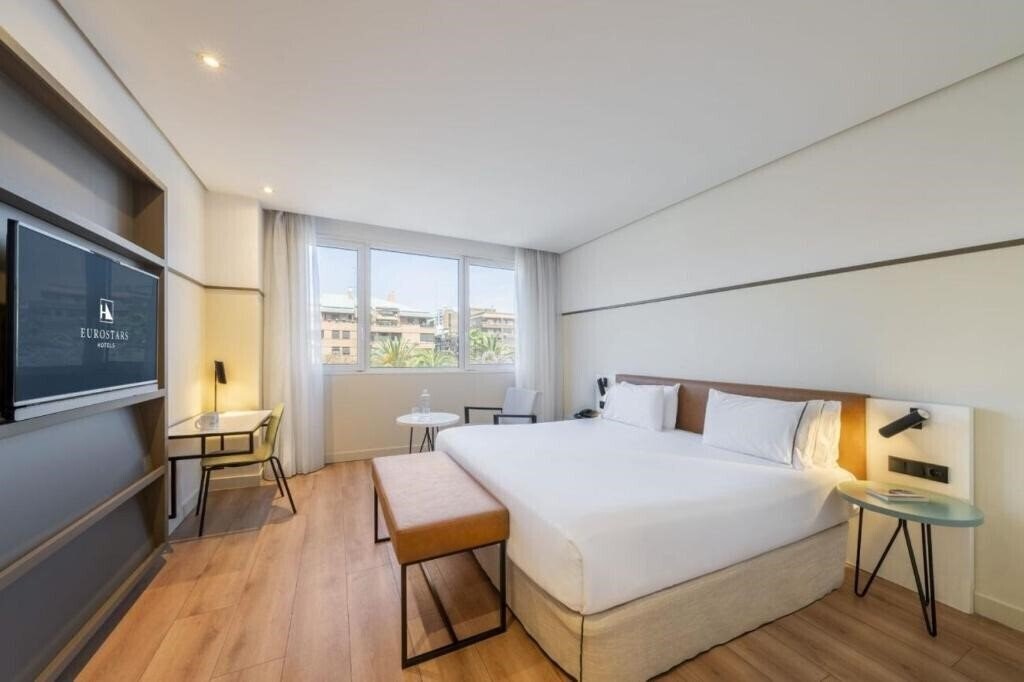 Готель Eurostars Acteon 4*