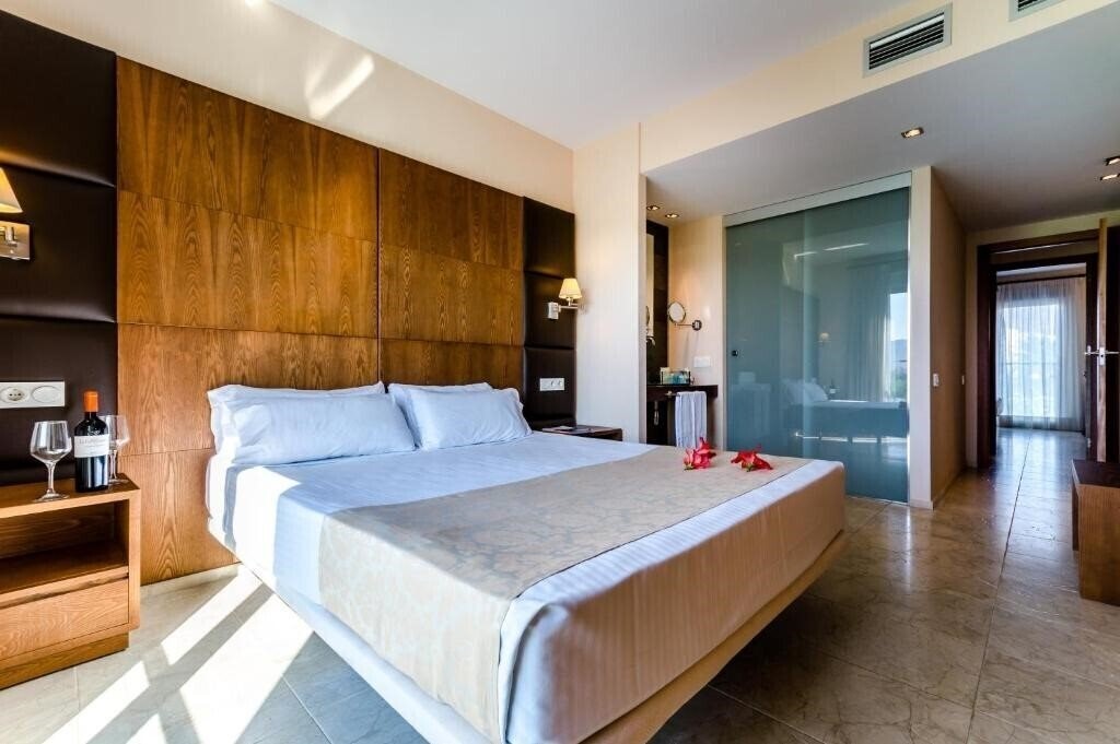Фото El Plantio Golf Resort 4*