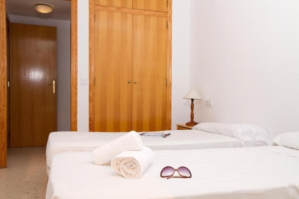 Фотографія Sea You Apartamentos Valencia Port Saplaya (ex. Apartamentos Port Soplaya) 3*