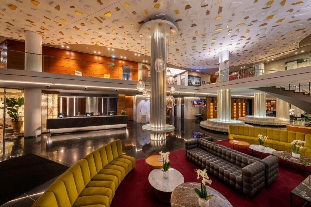 Готель SH Valencia Palace 5*