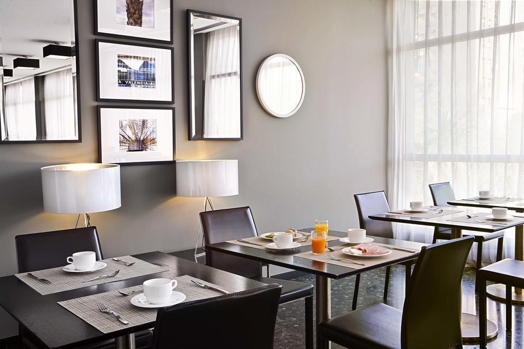 Фотографія Medium Valencia 4*