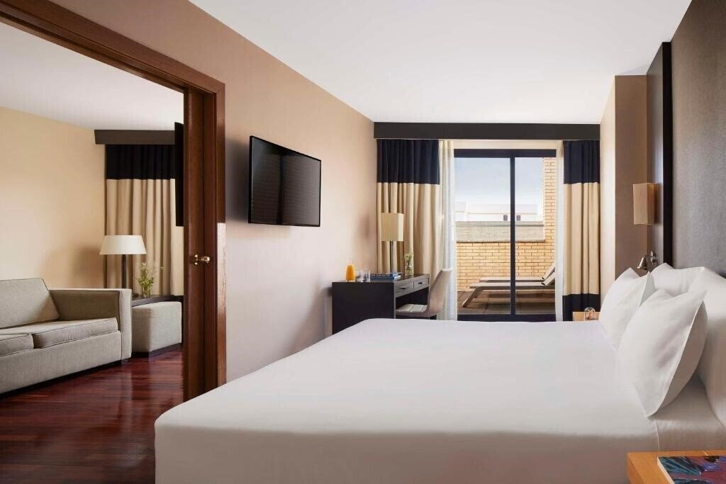 Готель Nh Ciudad De Valencia 3*