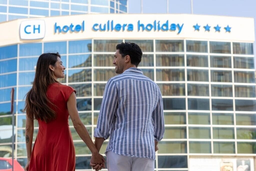 Готель Cullera Holiday 4*