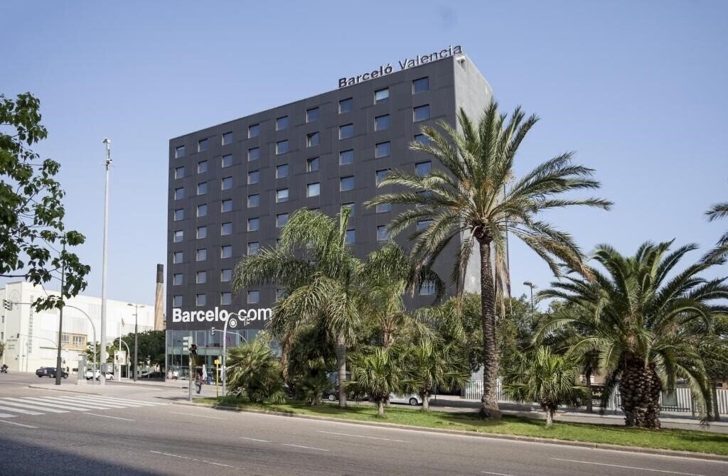 Готель Barcelo Valencia 4*