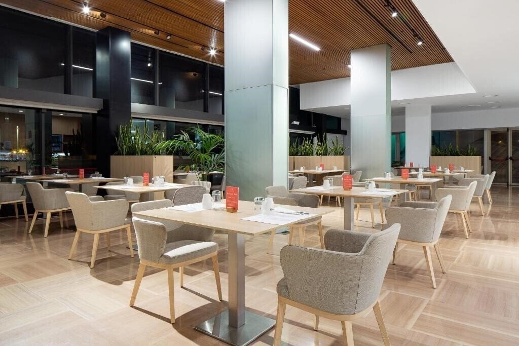 Фотографія Barcelo Valencia 4*