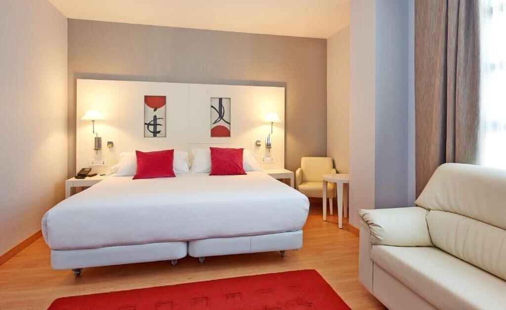 Зображення NH Valencia Las Artes 4*