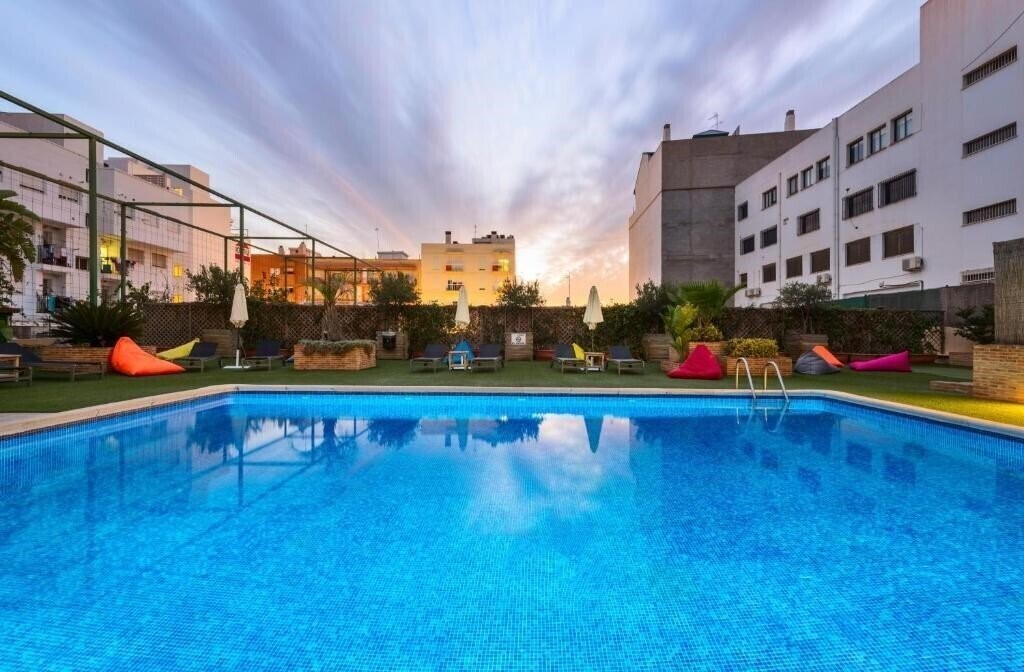 Фото Port Feria Valencia 4*