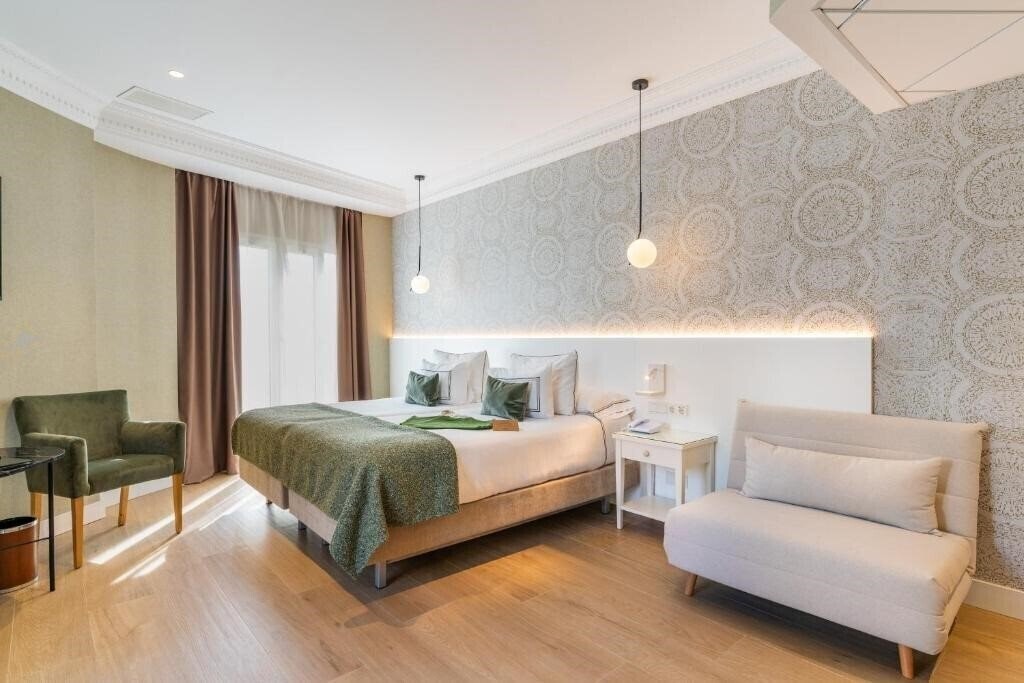 Отель Melia Plaza 4*