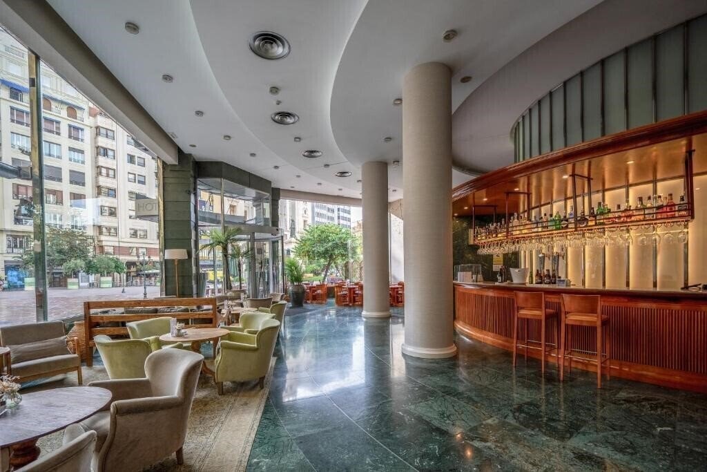 Фото Melia Plaza 4*