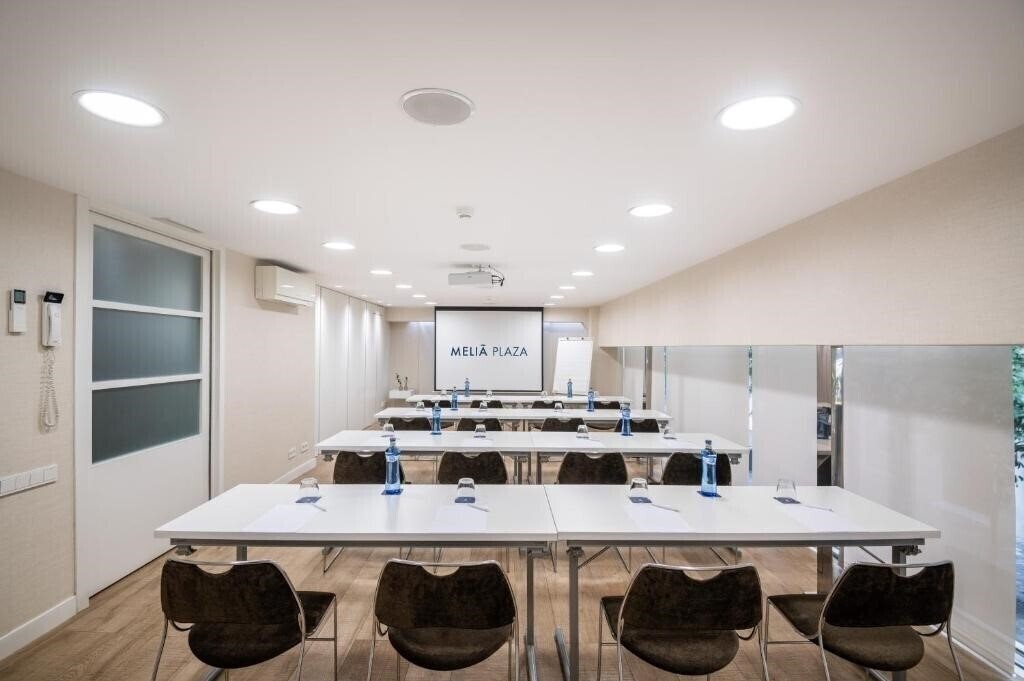 Картинка Melia Plaza 4*
