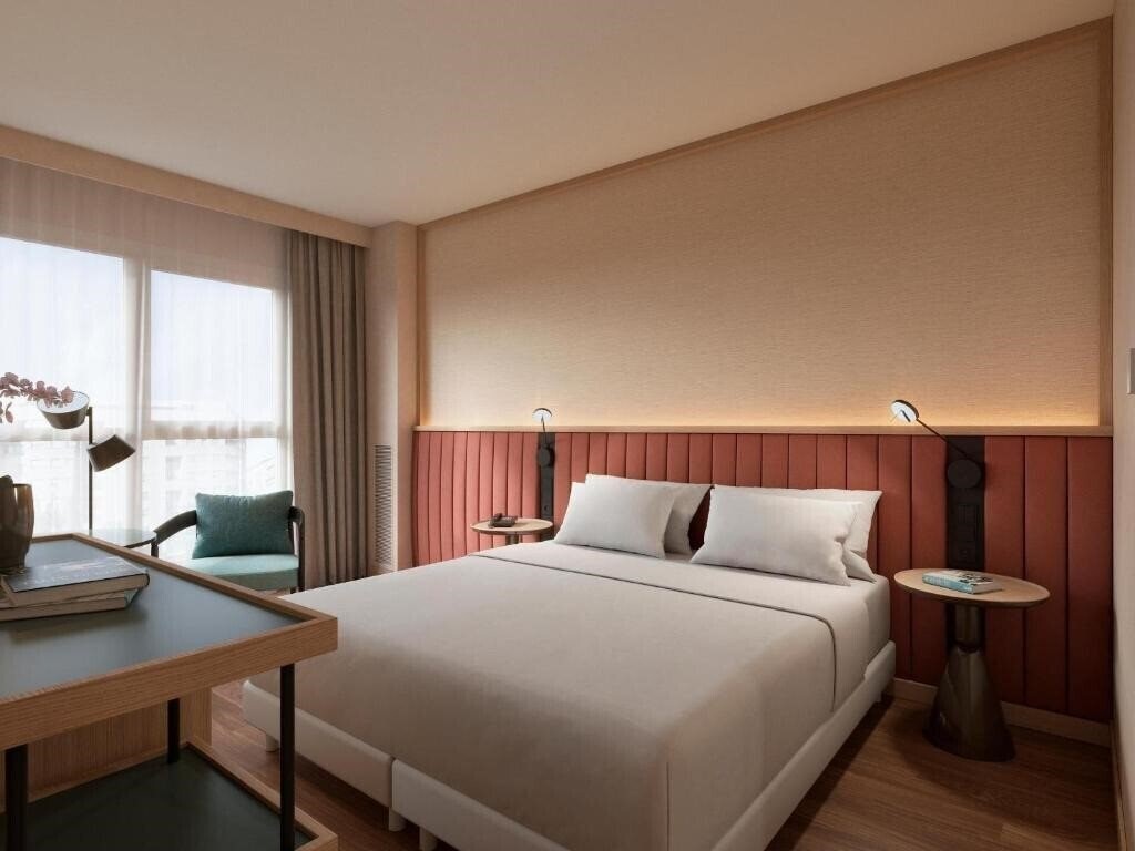 Готель Nh Valencia Center 4*