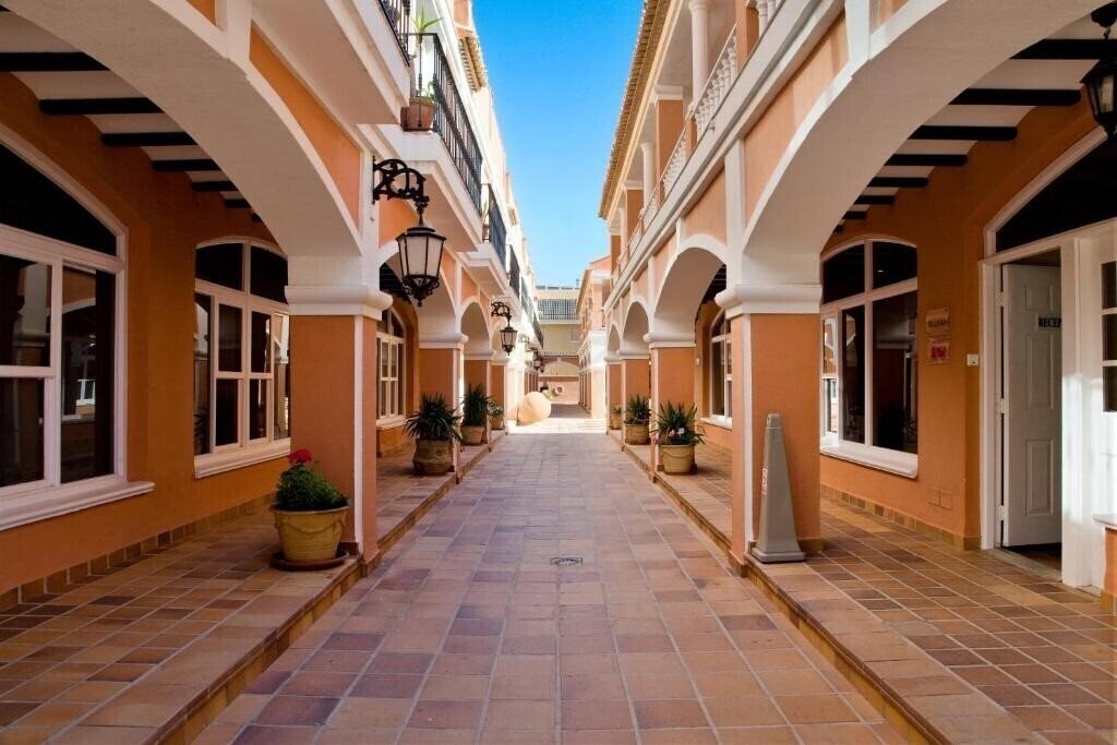 Картинка Lloyds Beach Club 3*