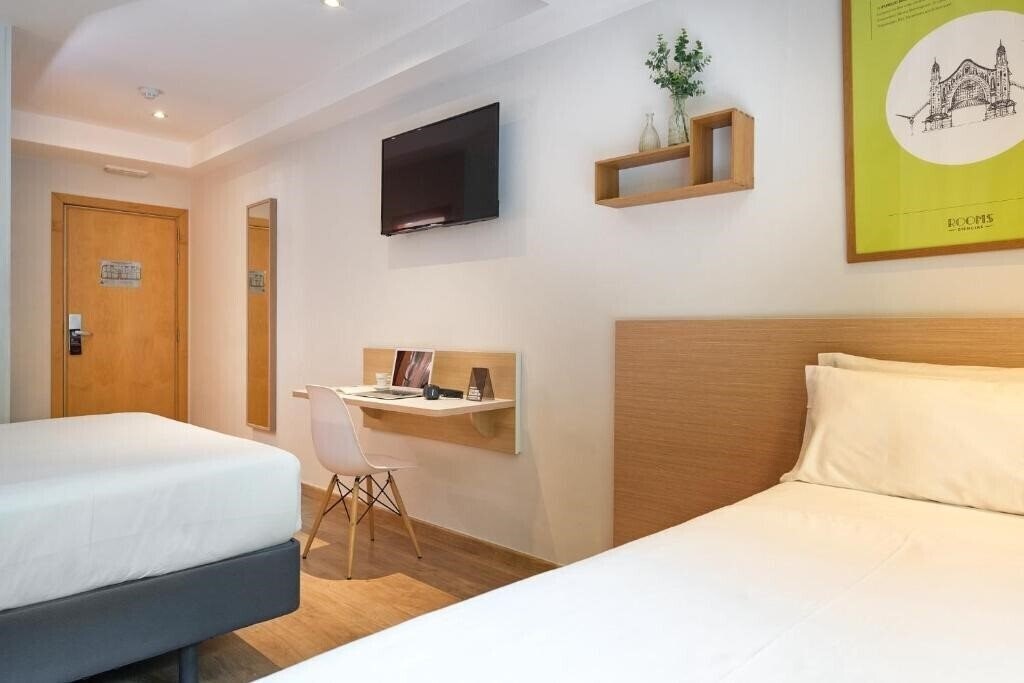 Зображення Rooms Ciencias 2*