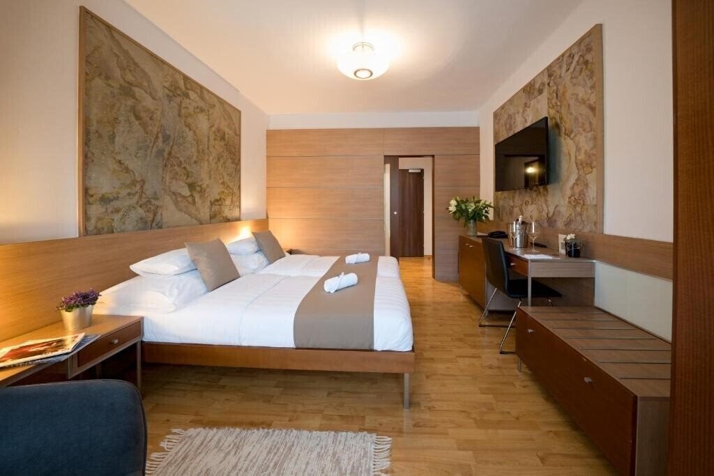 Фото Hotel Bartos 4*