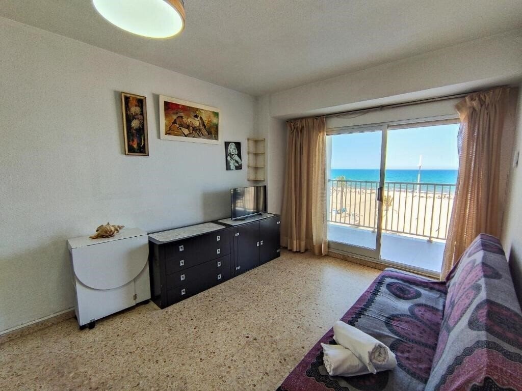 Фото Apartamentos Gandia Primera Linea De Playa 3000 3*