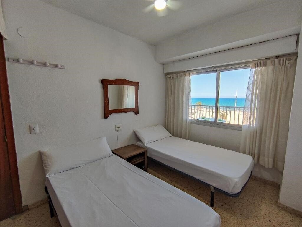 Изображение Apartamentos Gandia Primera Linea De Playa 3000 3*