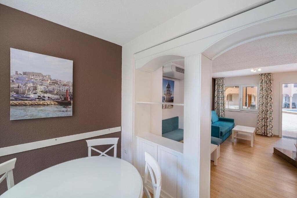 Фотографія Apartamentos Turisticos Jardines Del Plaza (ex. Aparthotel Jardines del Plaza) 3*