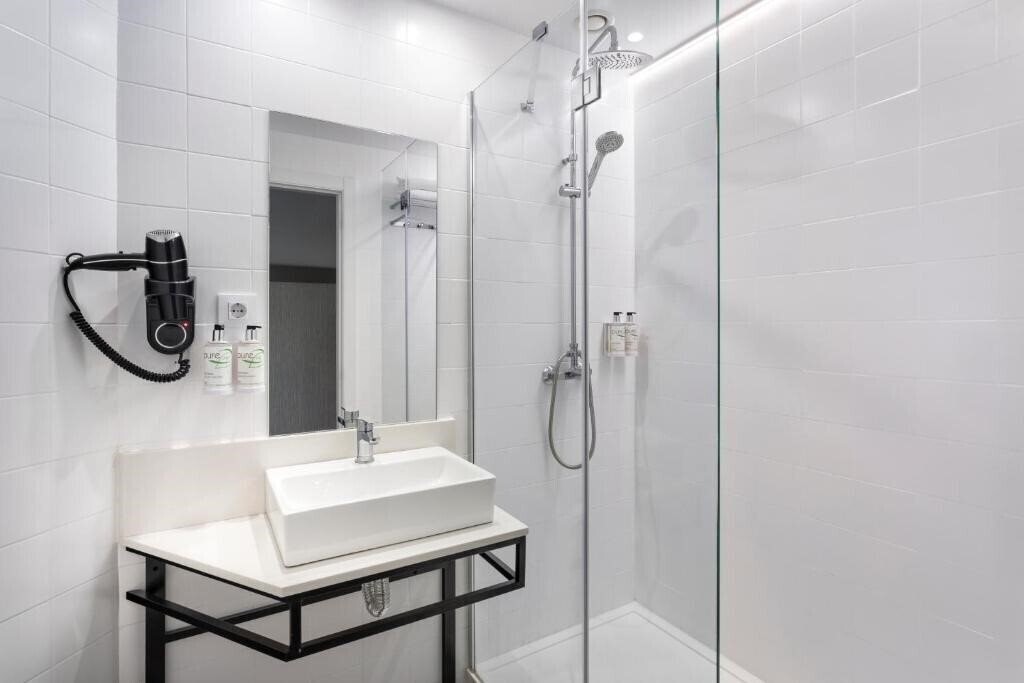 Фотографія B&B Hotel Valencia Aeropuerto 2*