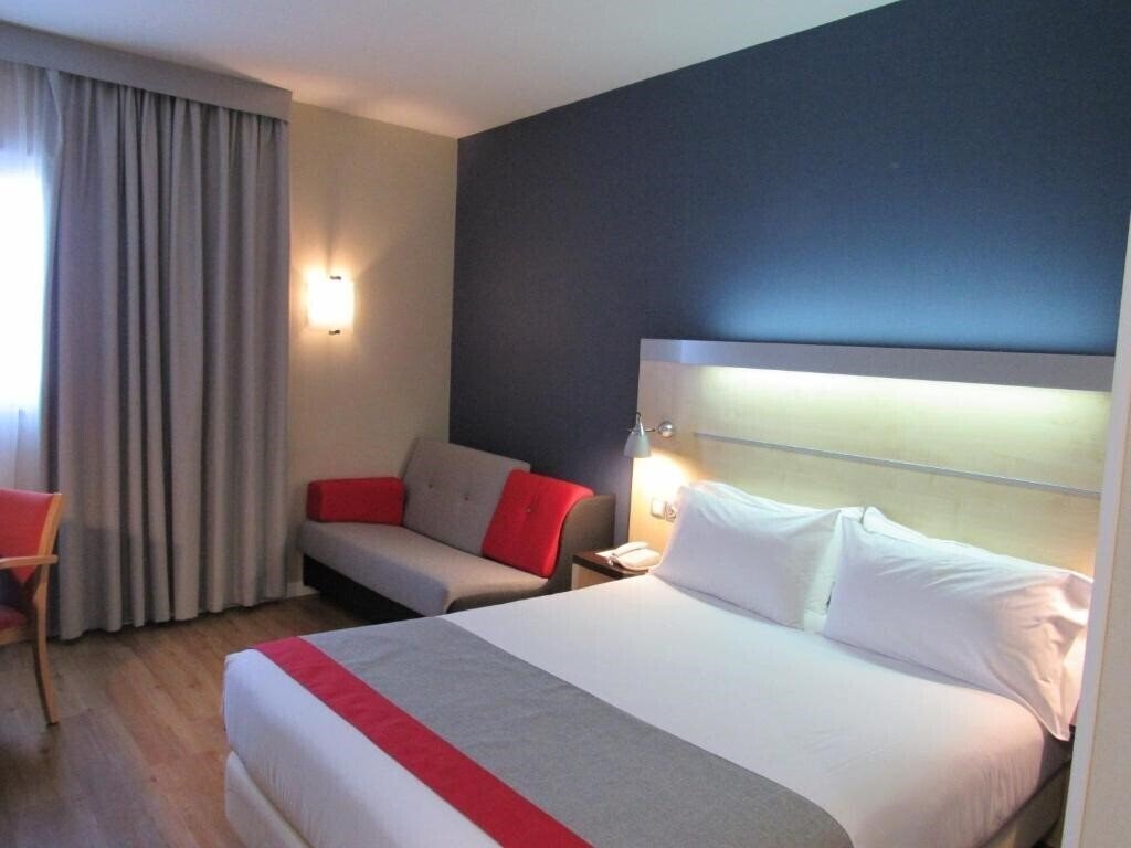 Зображення Holiday Inn Express Valencia Bonaire 3*