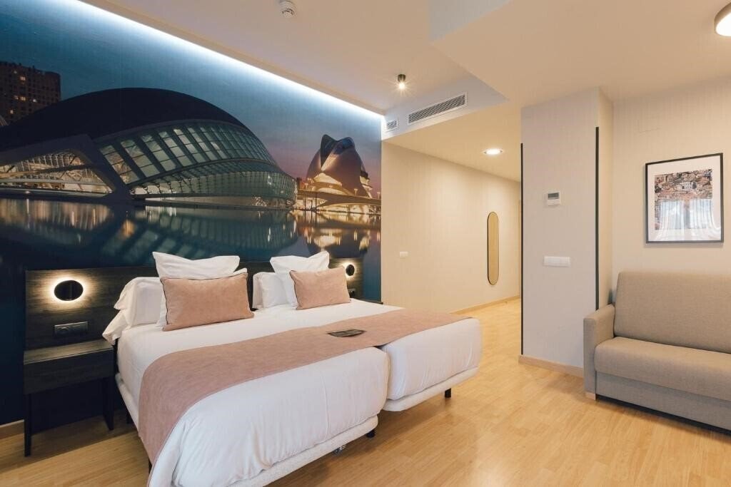 Фото Palau Suites & Apartments Valencia 4*