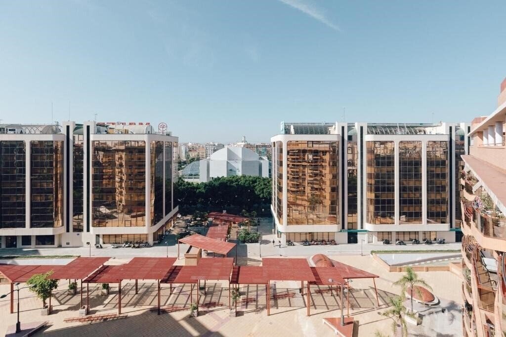 Отель Palau Suites & Apartments Valencia 4*