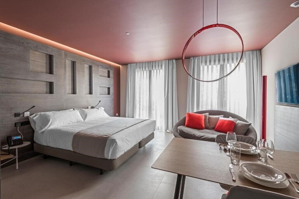 Отель MYR Plaza Mercado & SPA 4*