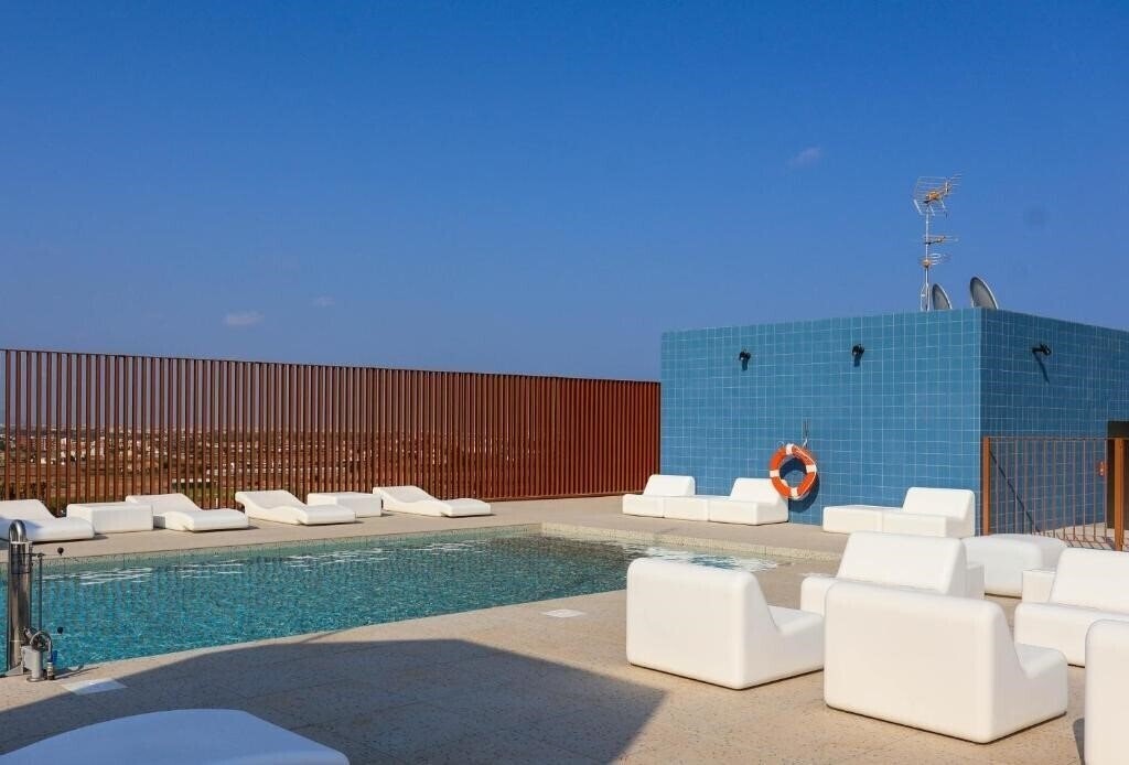 Изображение Valencia Tower 3*