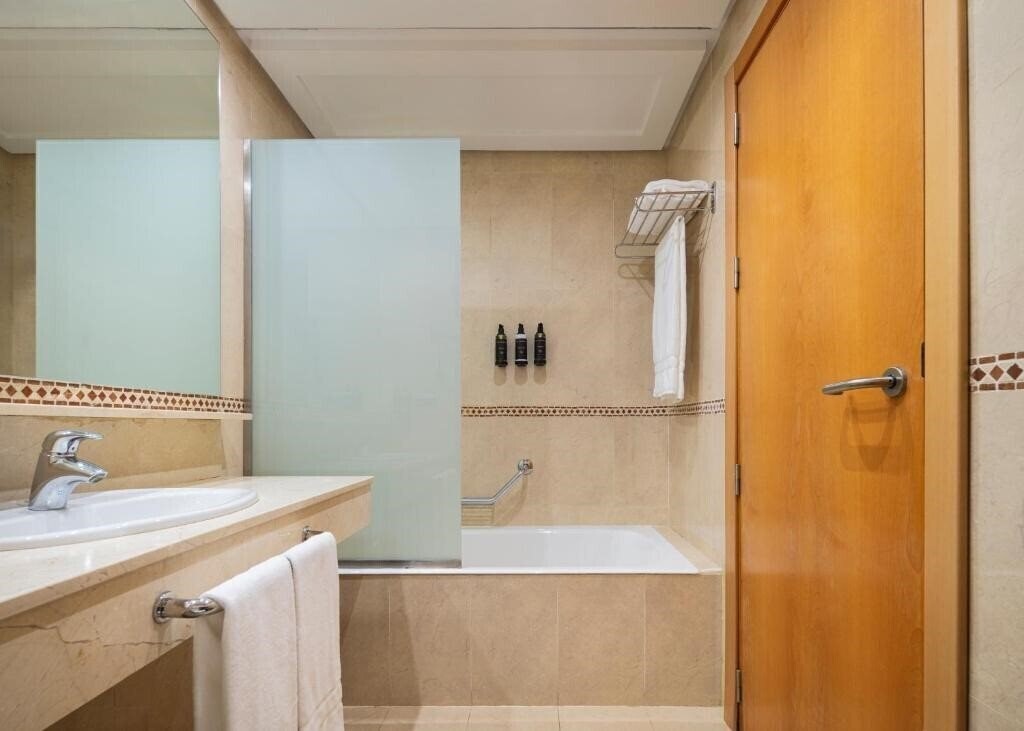 Фото Silken Juan De Austria 4*