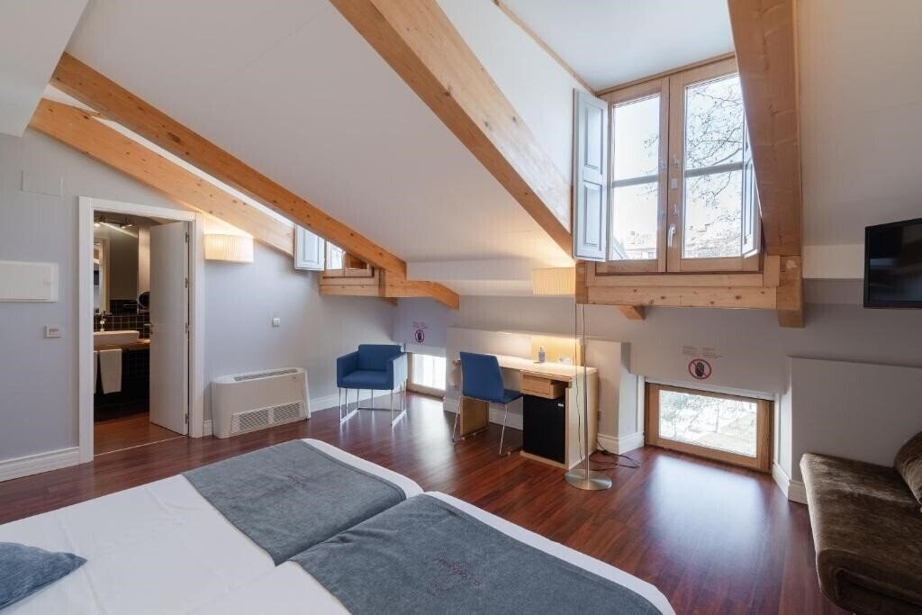 Фотографія Hotel El Coloquio 4*