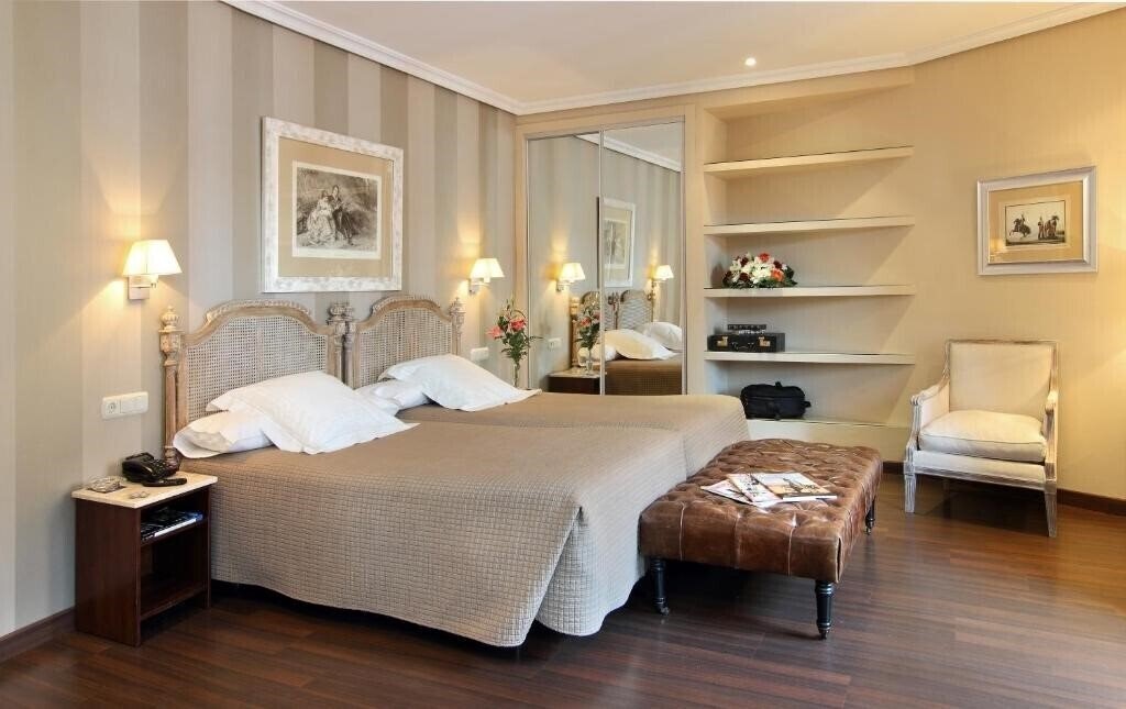 Готель Hotel Zenit Imperial 4*