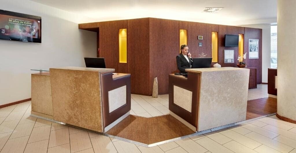 Фото Novotel Valladolid 4*