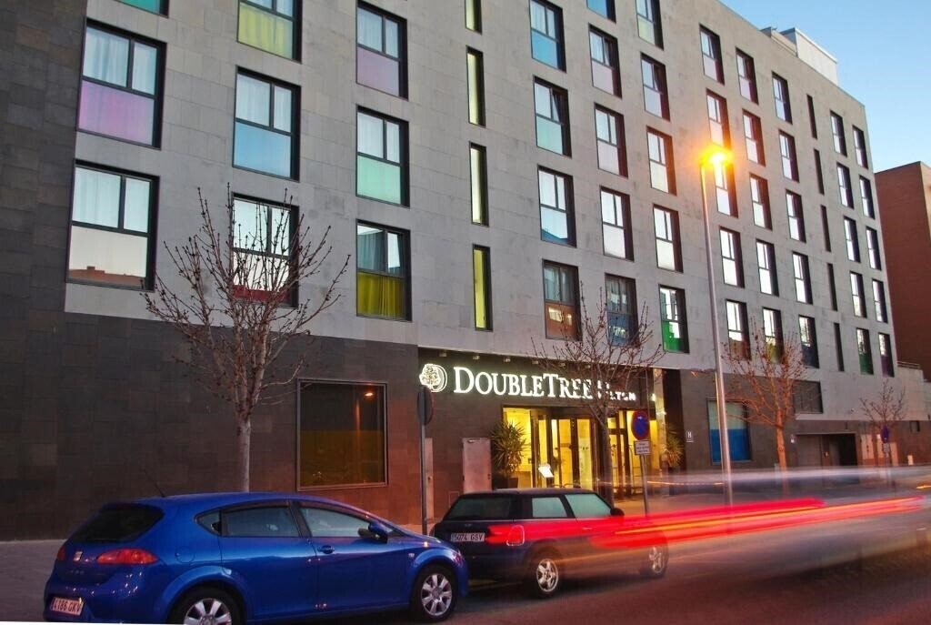 Отель Doubletree By Hilton Girona 4*