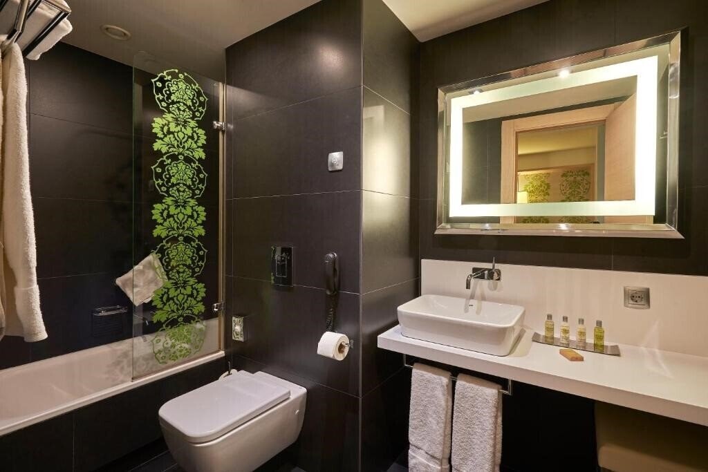 Фотографія Doubletree By Hilton Girona 4*