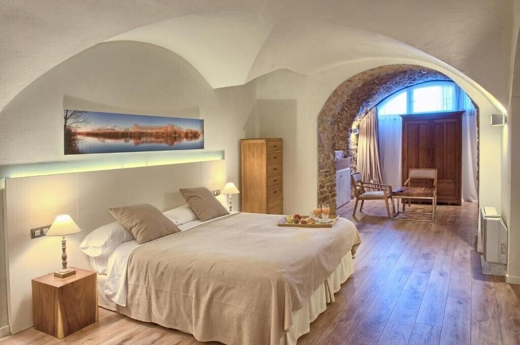 Фото El Petit Convent 3*