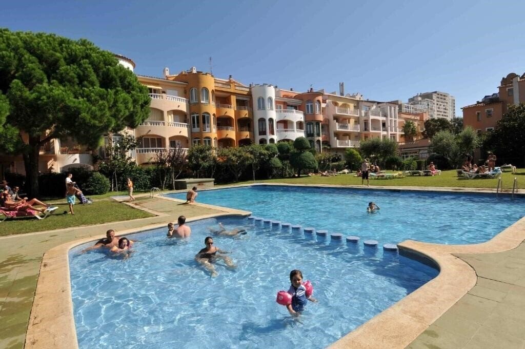 Готель Apartaments Turistics Comte D'Empuries (ex. Apts Gran Reserva) 2*