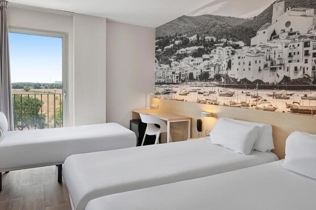 Фото B&B Hotel Girona 3 3*